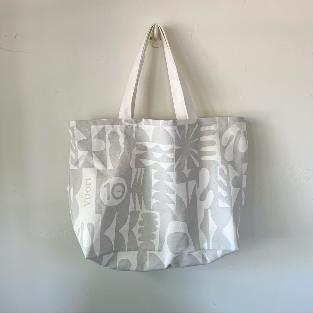 NWT Vuori White and Gray Canvas Tote Bag